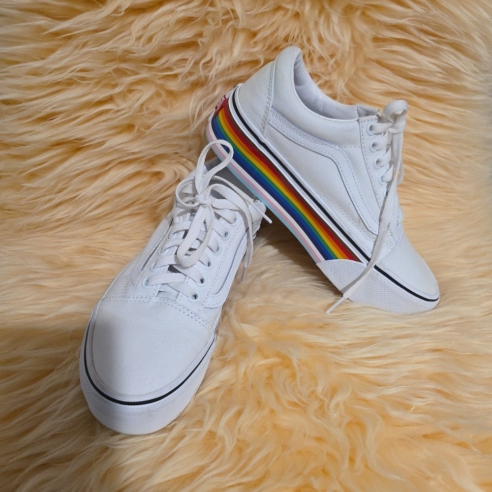 White Sneakers with Rainbow Stripe VANS W8 M6.5